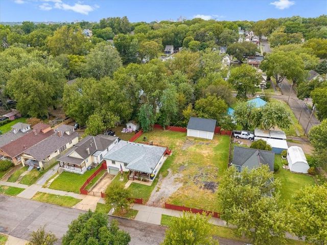 406 Elmwood Avenue, Kansas City, MO 64124