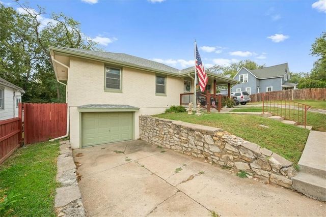 406 Elmwood Avenue, Kansas City, MO 64124