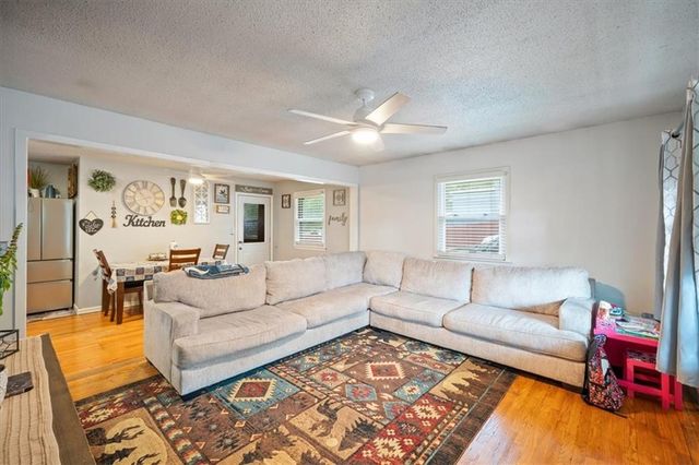 406 Elmwood Avenue, Kansas City, MO 64124