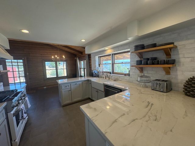20146 Nicholas Road, Clovis, CA 93619