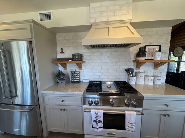 20146 Nicholas Road, Clovis, CA 93619