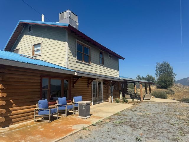 20146 Nicholas Road, Clovis, CA 93619