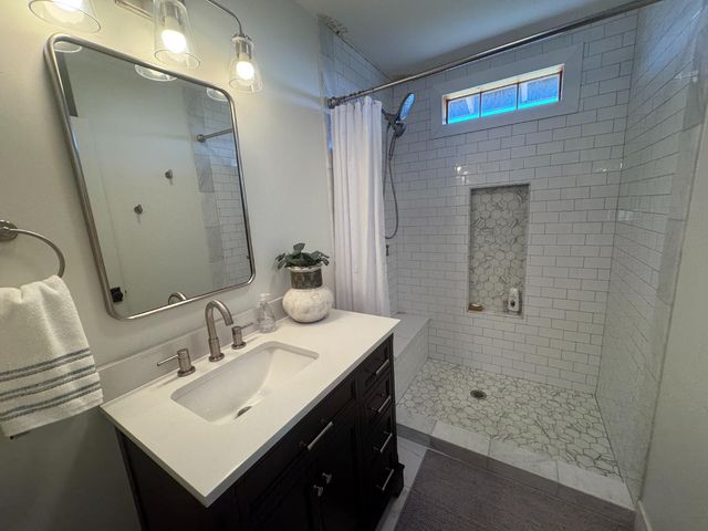 20146 Nicholas Road, Clovis, CA 93619