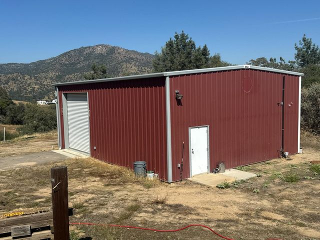 20146 Nicholas Road, Clovis, CA 93619