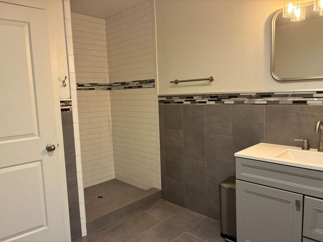 20146 Nicholas Road, Clovis, CA 93619