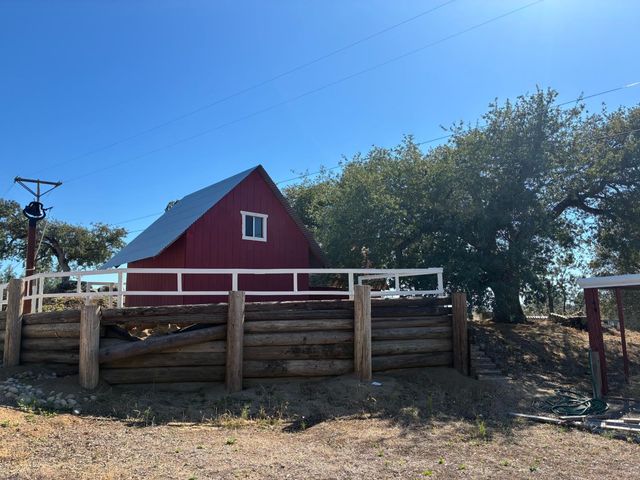 20146 Nicholas Road, Clovis, CA 93619