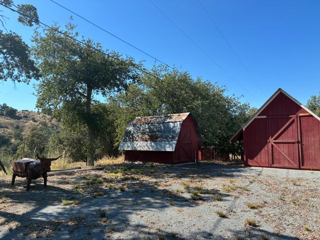 20146 Nicholas Road, Clovis, CA 93619