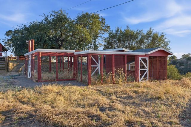 20146 Nicholas Road, Clovis, CA 93619