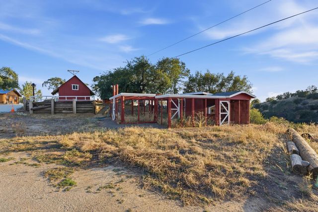 20146 Nicholas Road, Clovis, CA 93619