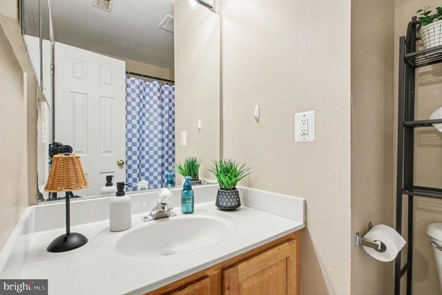 17649 HAMPSTEAD RIDGE CT, Dumfries, VA 22026
