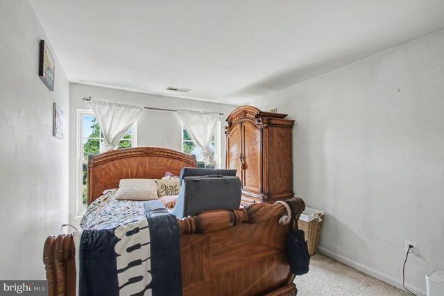 17649 HAMPSTEAD RIDGE CT, Dumfries, VA 22026