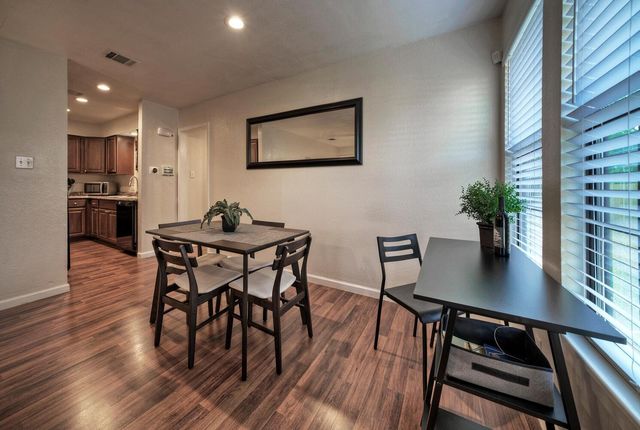 1004 Hyridge ST, Round Rock, TX 78664