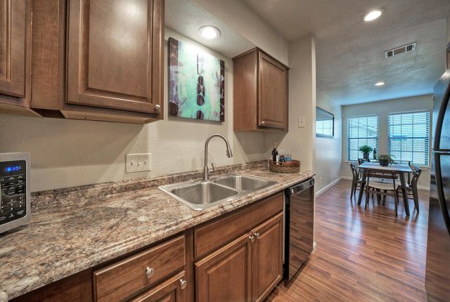 1004 Hyridge ST, Round Rock, TX 78664