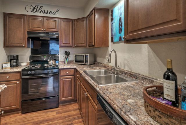 1004 Hyridge ST, Round Rock, TX 78664