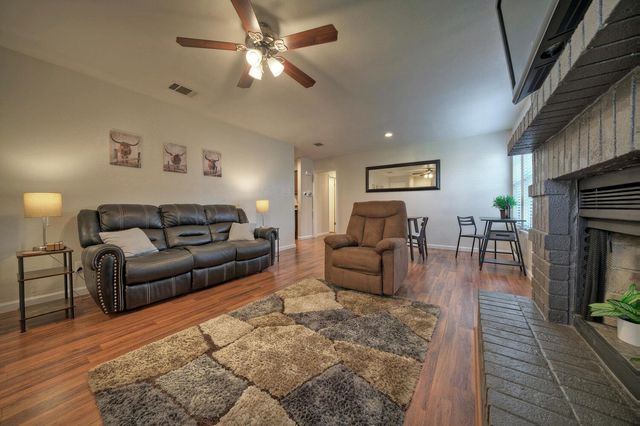 1004 Hyridge ST, Round Rock, TX 78664