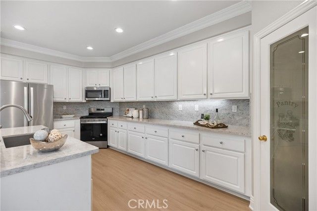 22 Apple Valley, Irvine, CA 92602