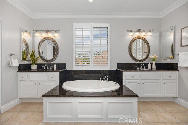 22 Apple Valley, Irvine, CA 92602