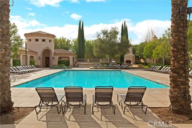 22 Apple Valley, Irvine, CA 92602