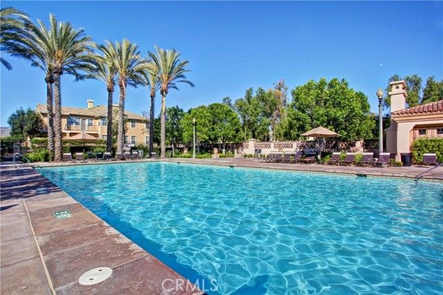 22 Apple Valley, Irvine, CA 92602