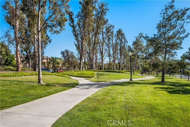22 Apple Valley, Irvine, CA 92602