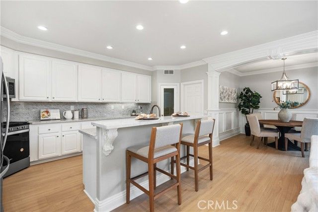 22 Apple Valley, Irvine, CA 92602