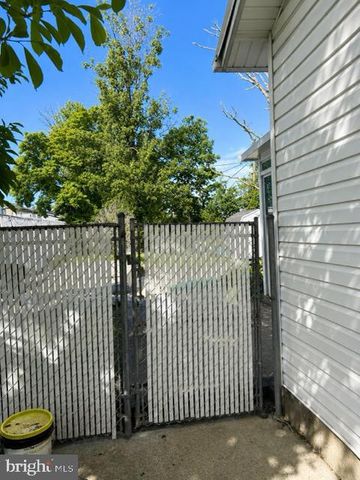 6818 YATARUBA DR, Baltimore, MD 21207