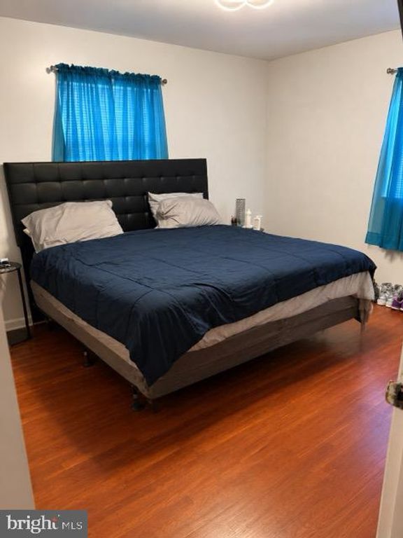 Image 7 of property listing at 6818 YATARUBA DR, Baltimore, MD 21207