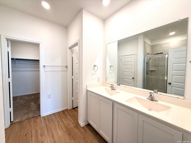 2512 Ayers, Seguin, TX 78155