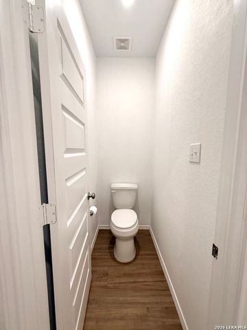 2512 Ayers, Seguin, TX 78155