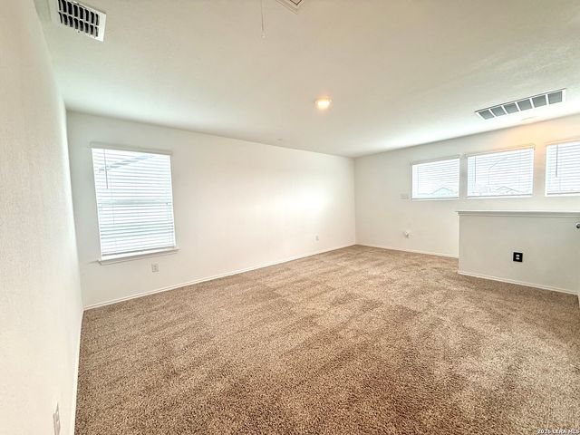 2512 Ayers, Seguin, TX 78155