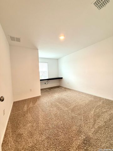2512 Ayers, Seguin, TX 78155