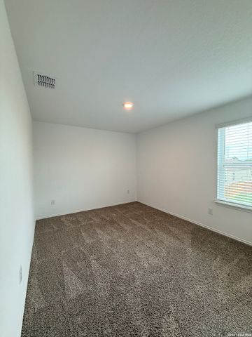 2512 Ayers, Seguin, TX 78155