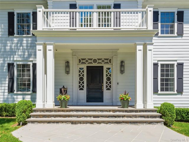 55 Plymouth Road, Manhasset, NY 11030