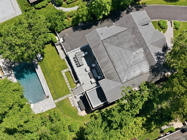 55 Plymouth Road, Manhasset, NY 11030