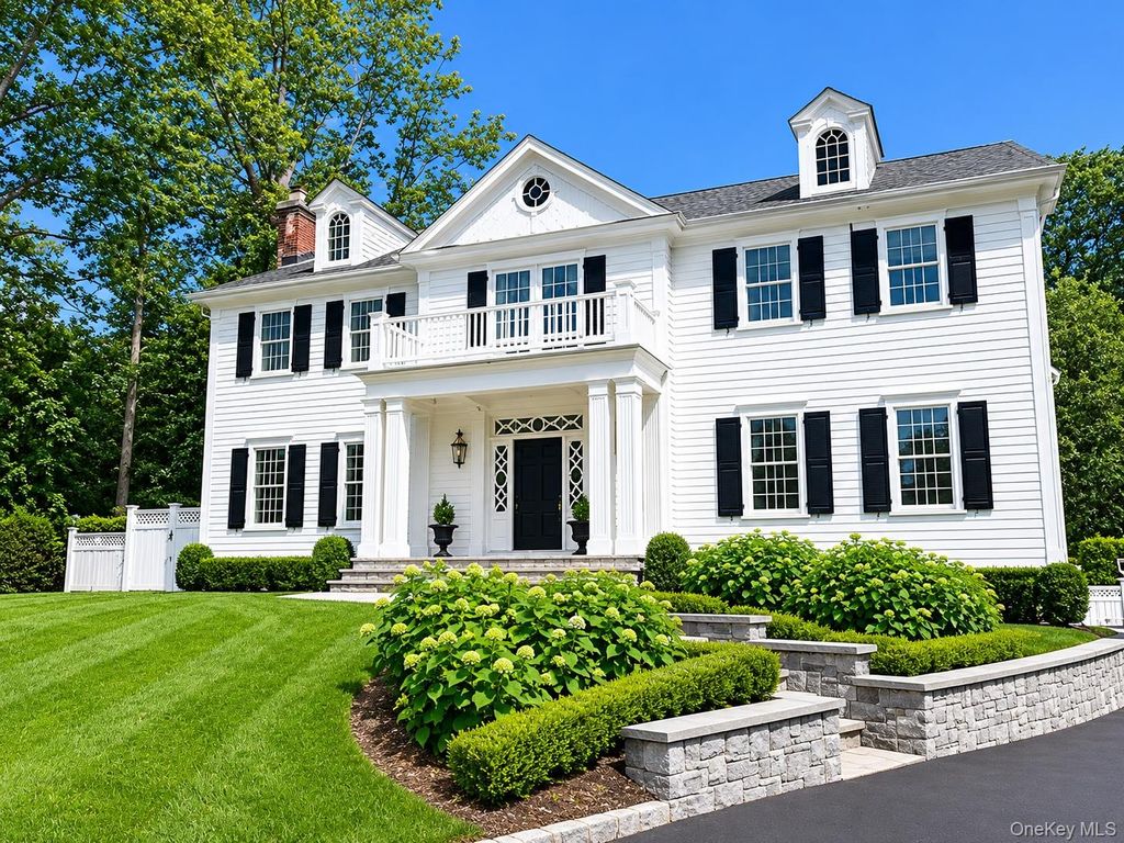 55 Plymouth Road, Manhasset, NY 11030