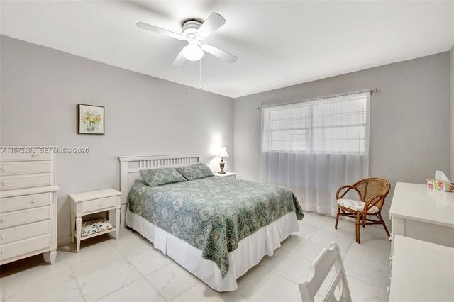 5002 NW 35th Street 306, Lauderdale Lakes, FL 33319