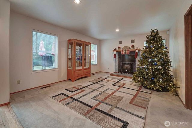 6494 Windward Place NW, Bremerton, WA 98312