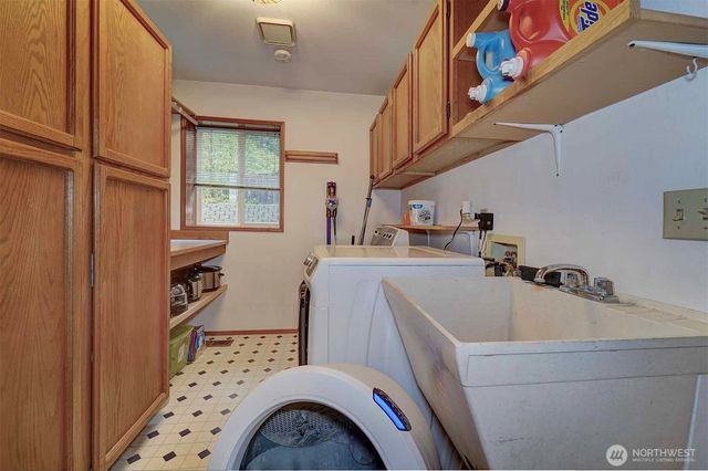 6494 Windward Place NW, Bremerton, WA 98312