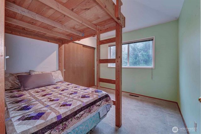 6494 Windward Place NW, Bremerton, WA 98312