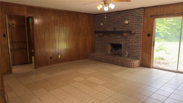 415 Meadowlark Trail, Springtown, TX 76082