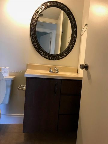 1250 SW 113th Ter 101, Pembroke Pines, FL 33025