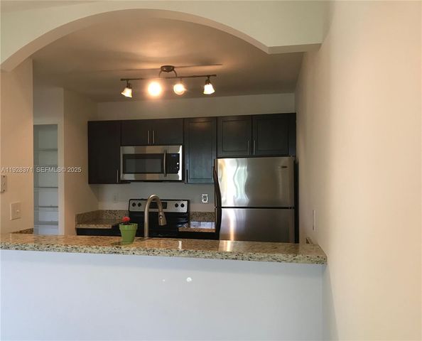 1250 SW 113th Ter 101, Pembroke Pines, FL 33025