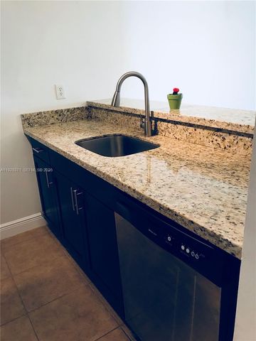 1250 SW 113th Ter 101, Pembroke Pines, FL 33025