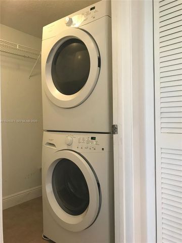 1250 SW 113th Ter 101, Pembroke Pines, FL 33025