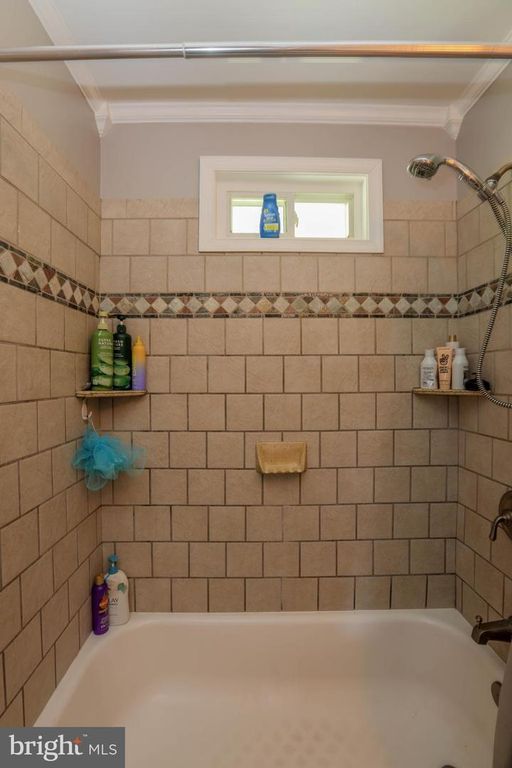 Image 10 of property listing at 2504 AMBLER CT, Dundalk, MD 21222