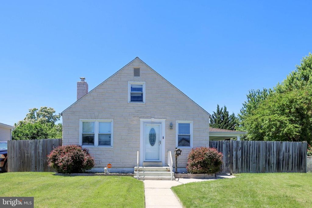 Image 2 of property listing at 2504 AMBLER CT, Dundalk, MD 21222