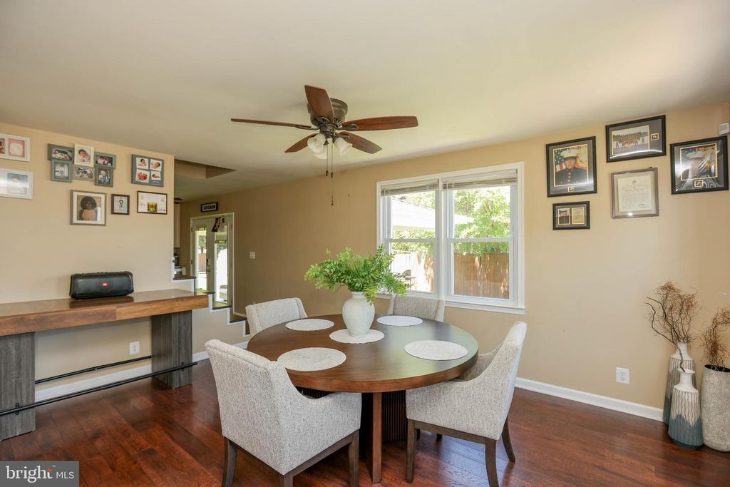 Image 4 of property listing at 2504 AMBLER CT, Dundalk, MD 21222