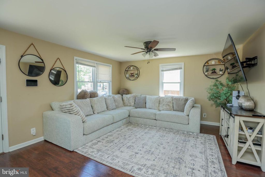 Image 5 of property listing at 2504 AMBLER CT, Dundalk, MD 21222
