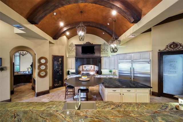 418 Lakeview Boulevard, Dickinson, TX 77539