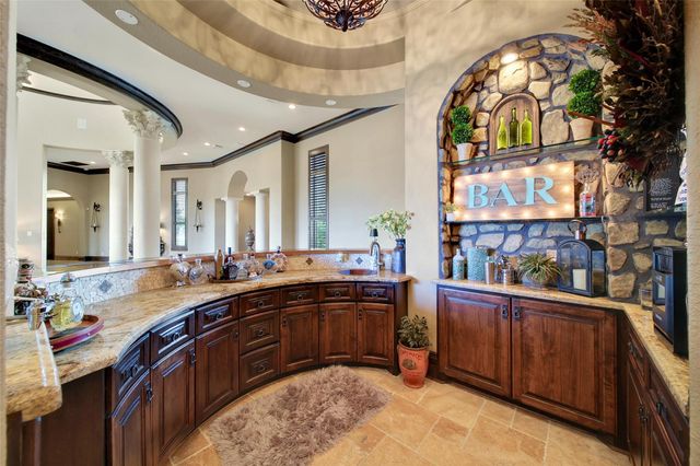 418 Lakeview Boulevard, Dickinson, TX 77539